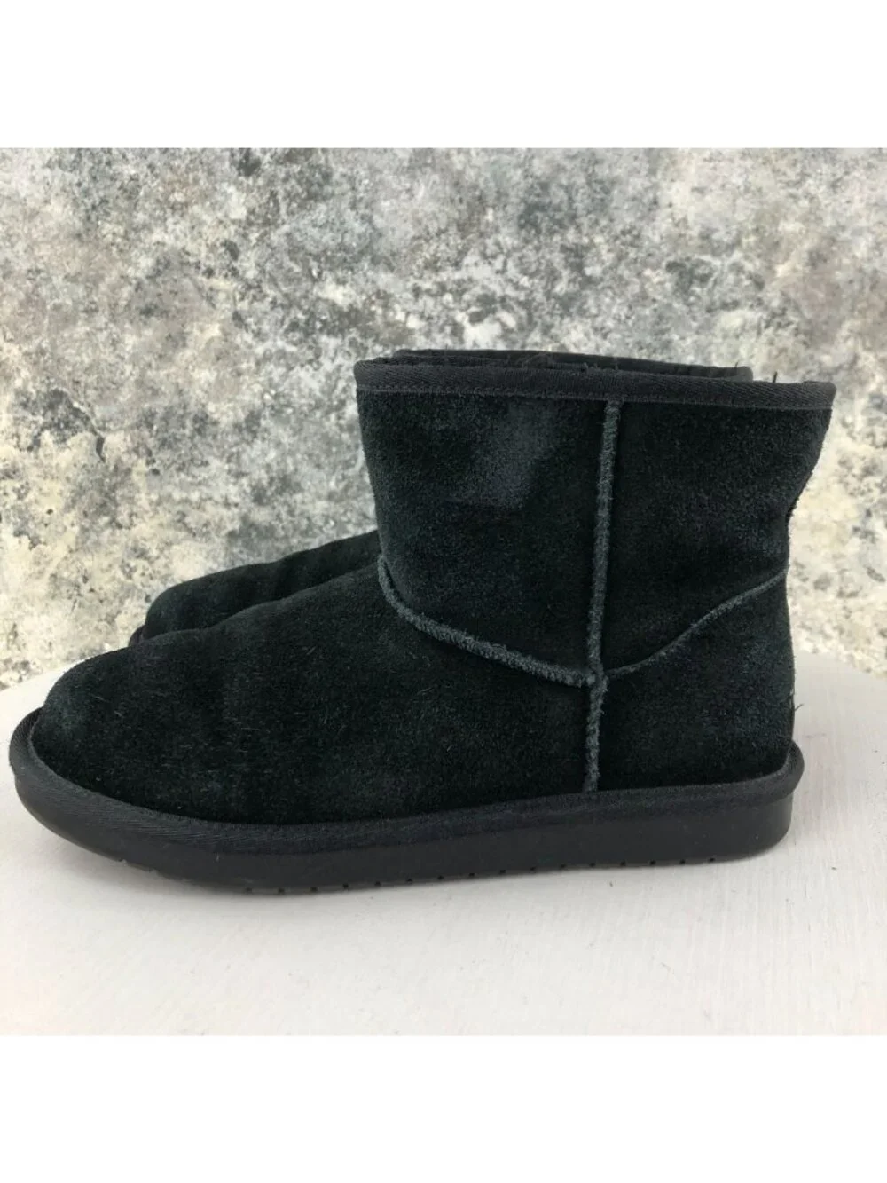 Koolaburra UGG Kid's Size 5 Koola Mini Black Suede Closed Toe Faux Fur Boots
